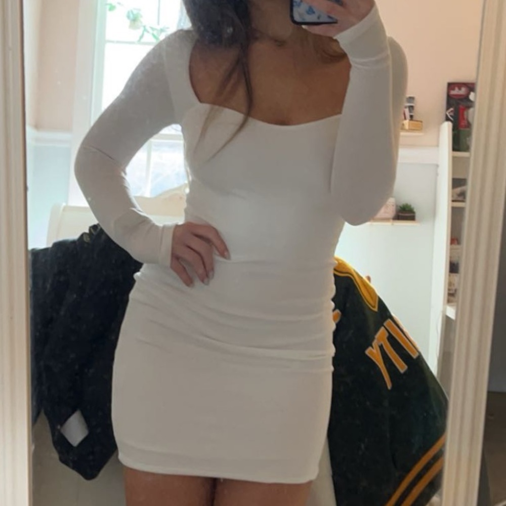 Princess Polly open back size 2 long sleeve white dress